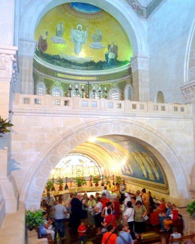 כנסיית ההשתנות - בציור רואים את ישו מדבר משה רבינו ואליהו הניביא מתחבר לקדושתם ולבורא עולם