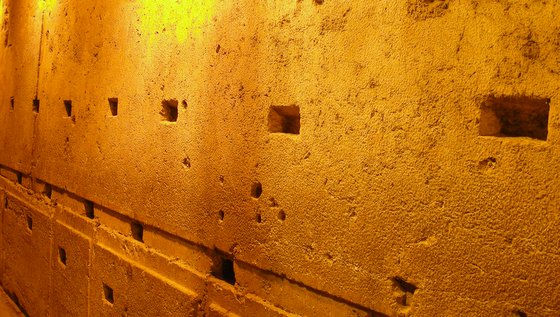 נפלאות האדריכלות הקדומה מתגלות במנהרות הכותל
